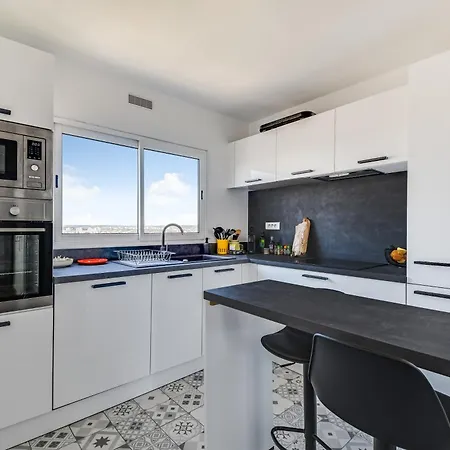 Luxury Duplex Eiffel Tower Hot Tub 6 People - 3 Bedrooms