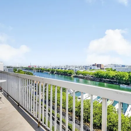 Luxury Duplex Eiffel Tower Hot Tub 6 People - 3 Bedrooms